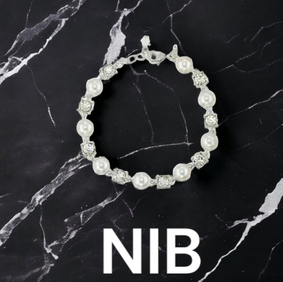 NEW! Avon Pearly Sparkly Bracelet - NIB - Picture 1 of 12